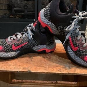 Nike Men’s Size 8.5